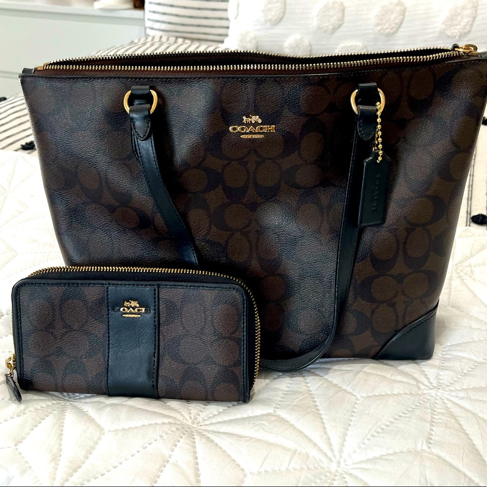 Coach purse and wallet
